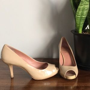 VINCE CAMUTO - KIRA PEEP TOE HEEL - NUDE SZ 6